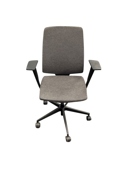 Günstiger Bürodrehstuhl mit Armlehnen