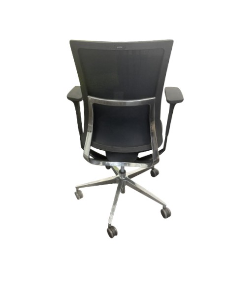 Neuwertiger, ergonomischer Bürodrehstuhl mit Armlehnen und hoher Rückenlehne