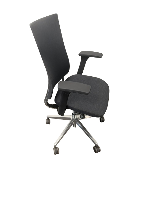 Neuwertiger, ergonomischer Bürodrehstuhl mit Armlehnen und hoher Rückenlehne
