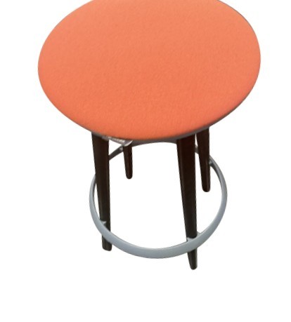 Mittelhoher Hocker für Tischhöhe 900 mm
